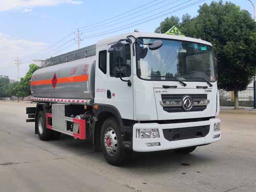 炎帝牌SZD5185GYY6型運(yùn)油車(chē)
